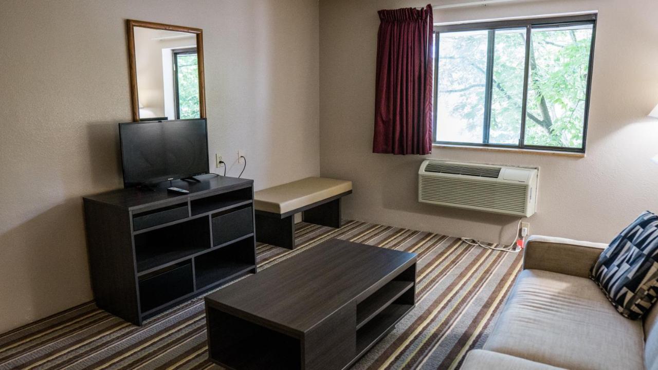 Super 8 By Wyndham Groton Hotel Kültér fotó
